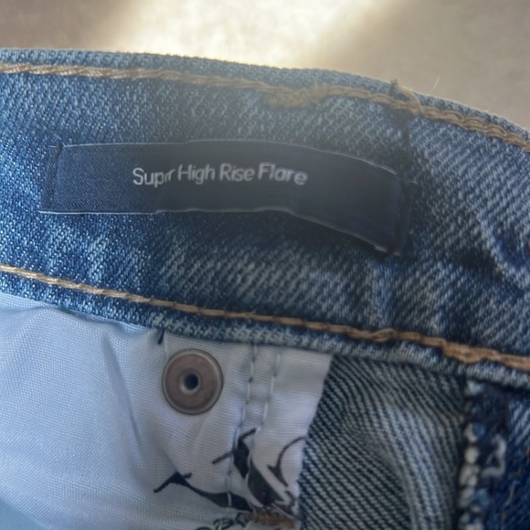 Calvin Klein Super High Rise Flare Jean Size 32 - Picture 6 of 6